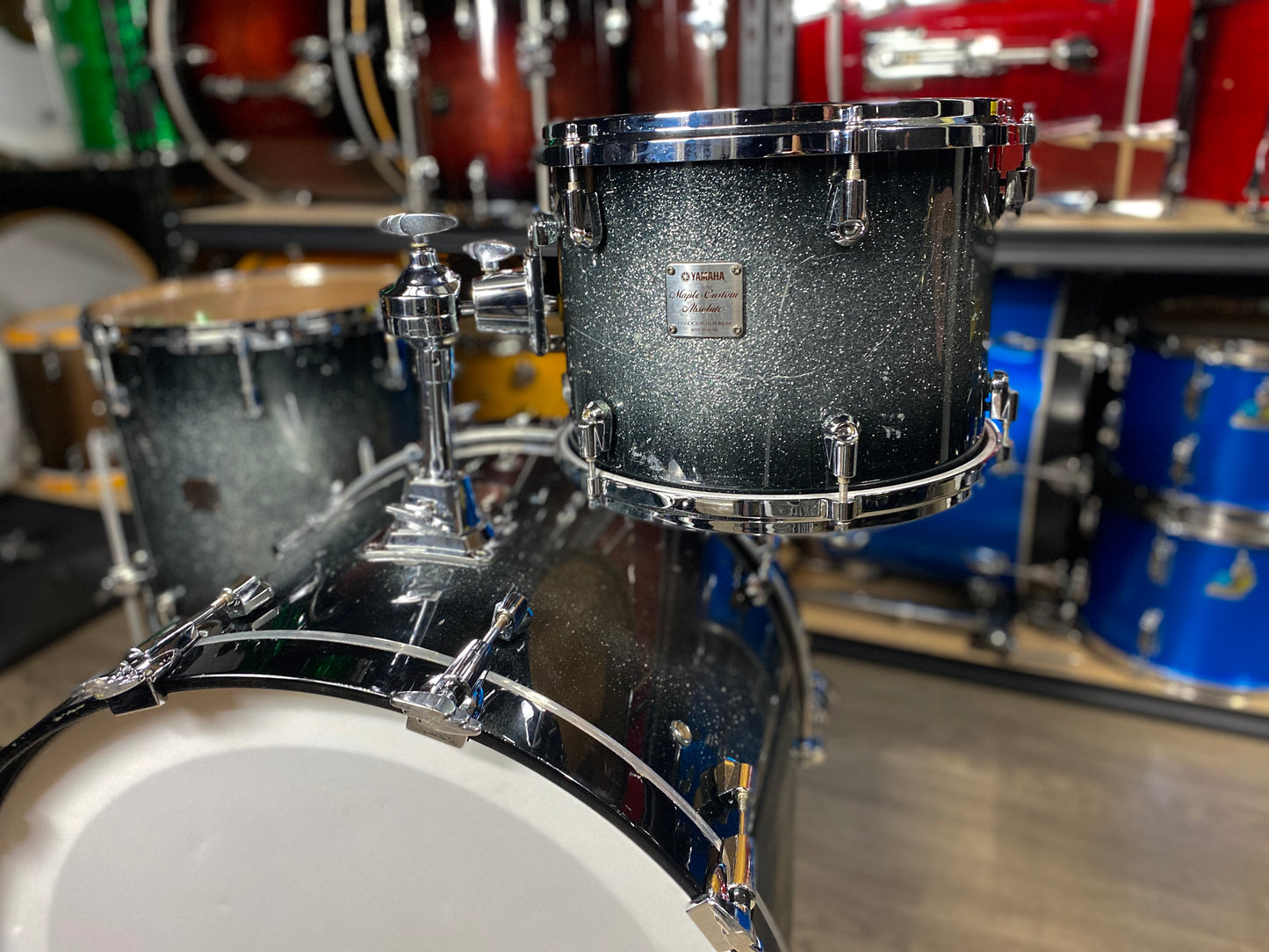 Yamaha Absolute Custom Maple Drum Kit – Black Sparkle Sunburst