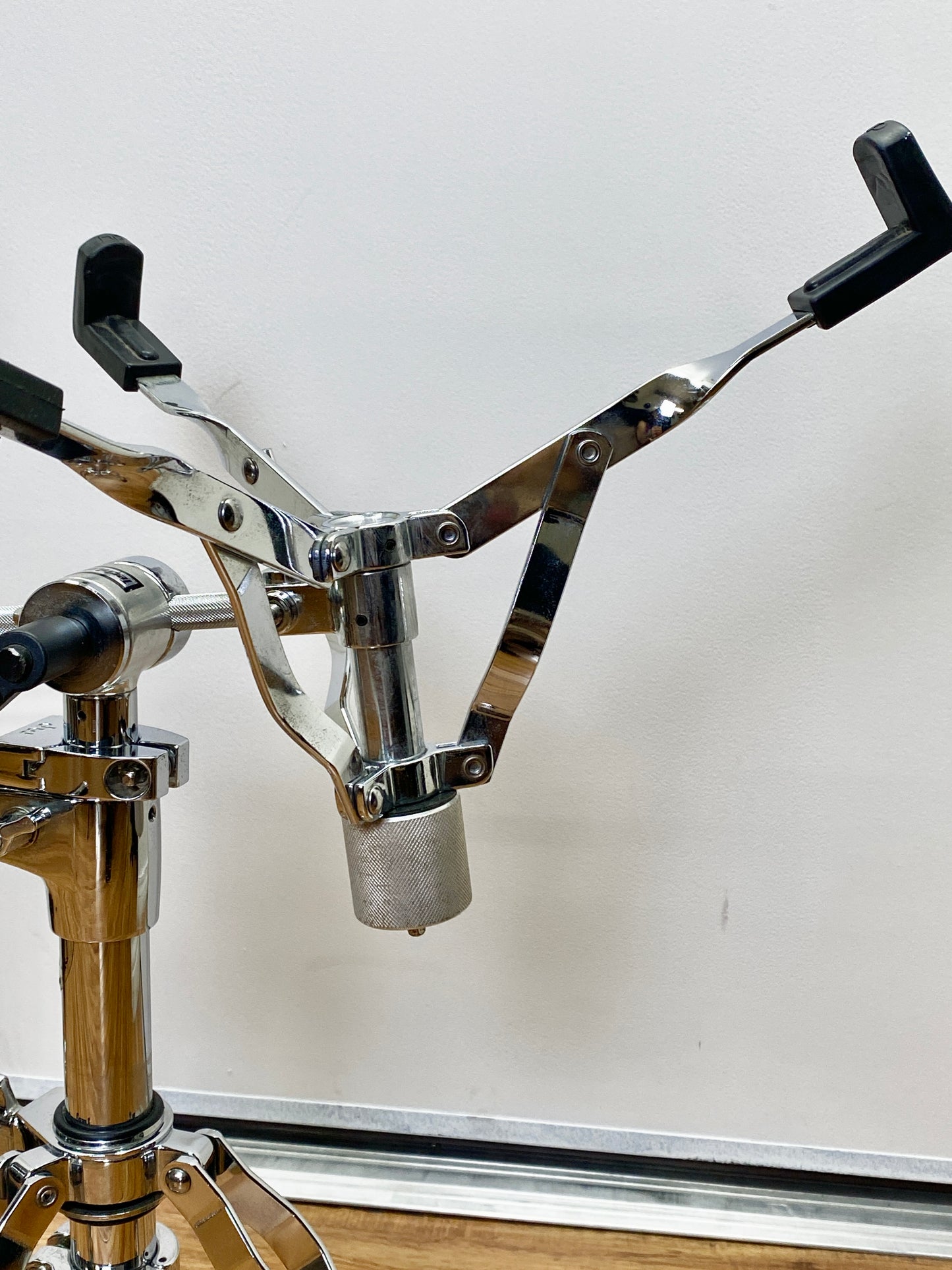 DW 9000 Heavy Duty Snare Stand – Early 2000s