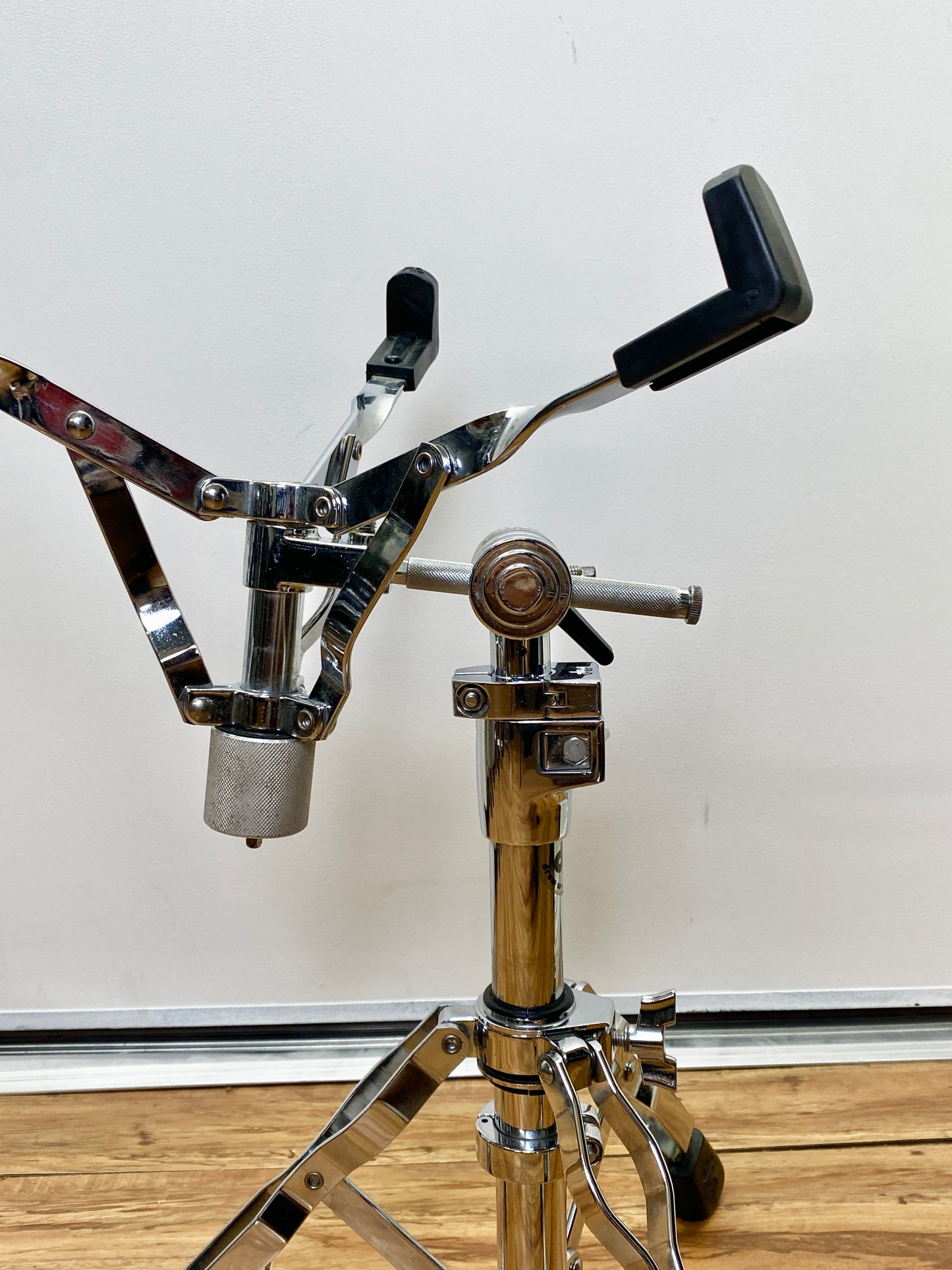 DW 9000 Heavy Duty Snare Stand – Early 2000s