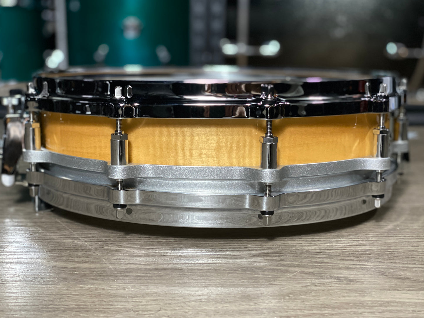 Pearl 3.5x14 Free Floating Maple Piccolo Snare Drum