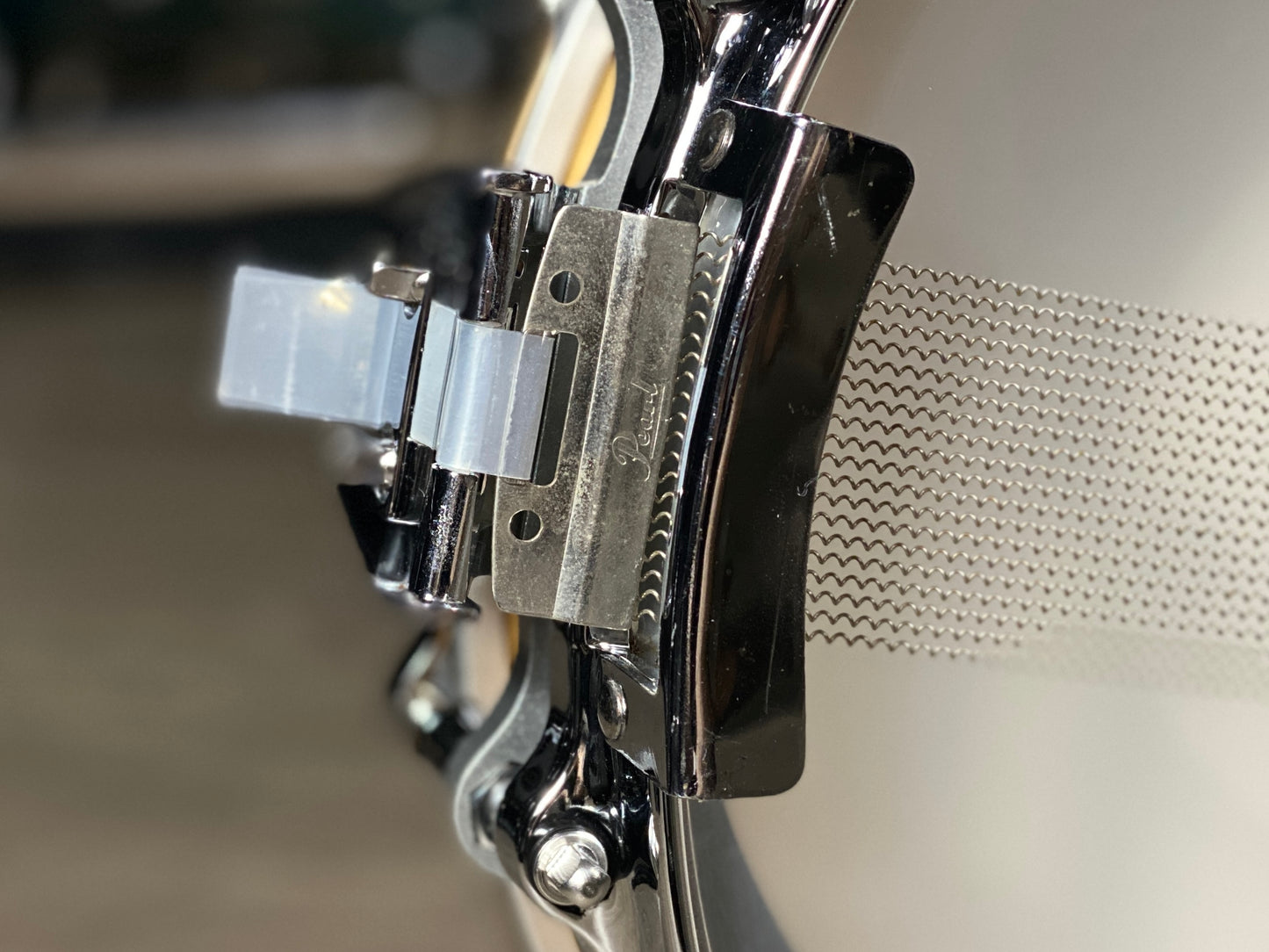 Pearl 3.5x14 Free Floating Maple Piccolo Snare Drum